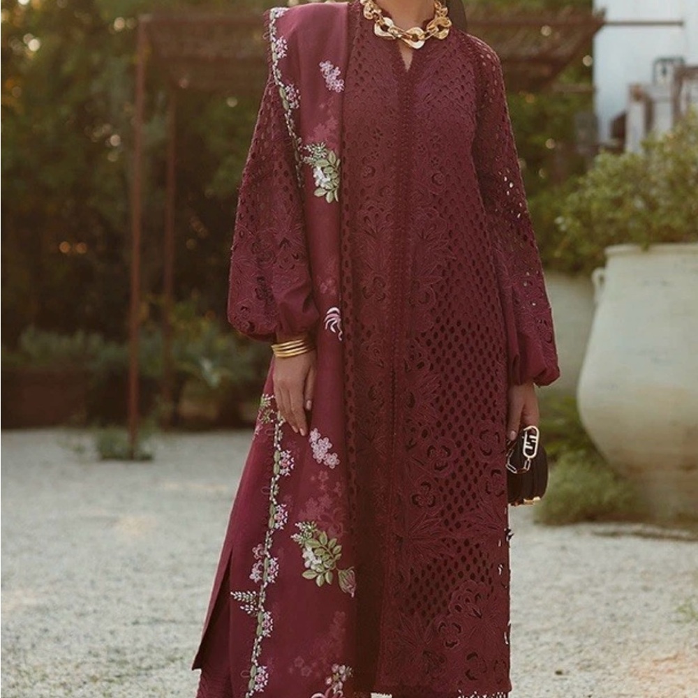 Suffuse chicken Kari Large 3 pieces Burgundy Floral Lace Long Sleeve